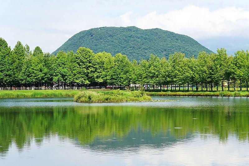 写真）離山　長野県軽井沢町