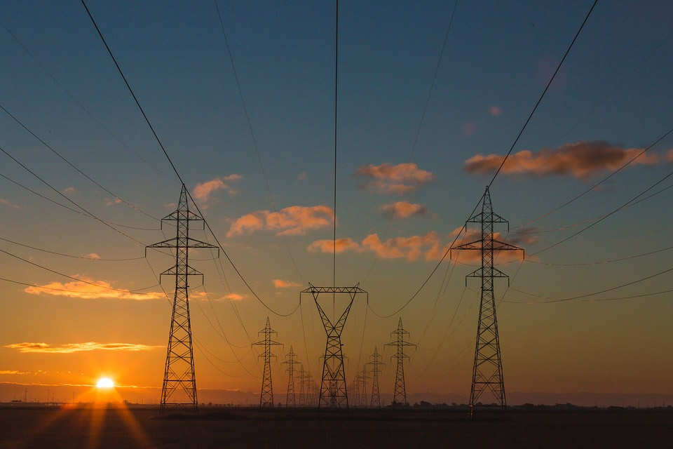 写真）送電網（イメージ）