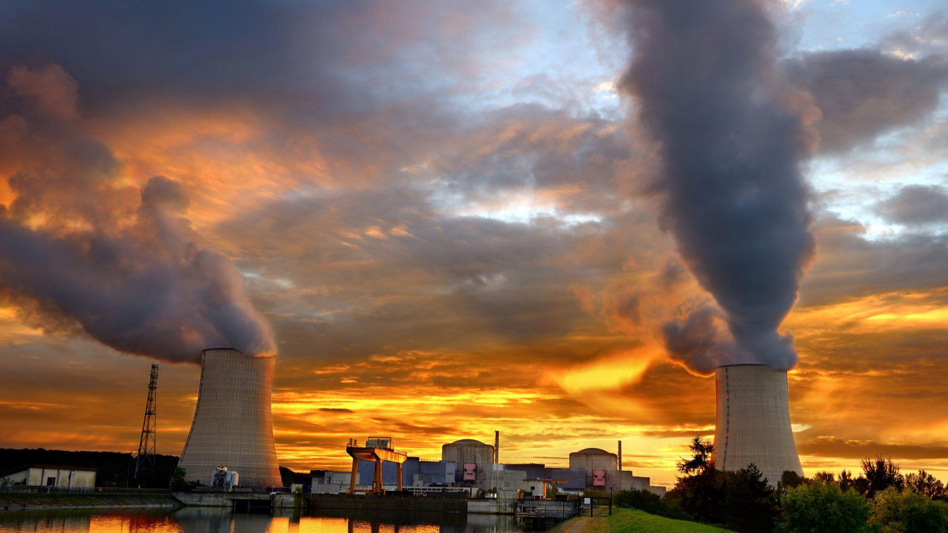 迫る「原子力の崖」：日本経済を脅かすエネルギー危機の構造と対策